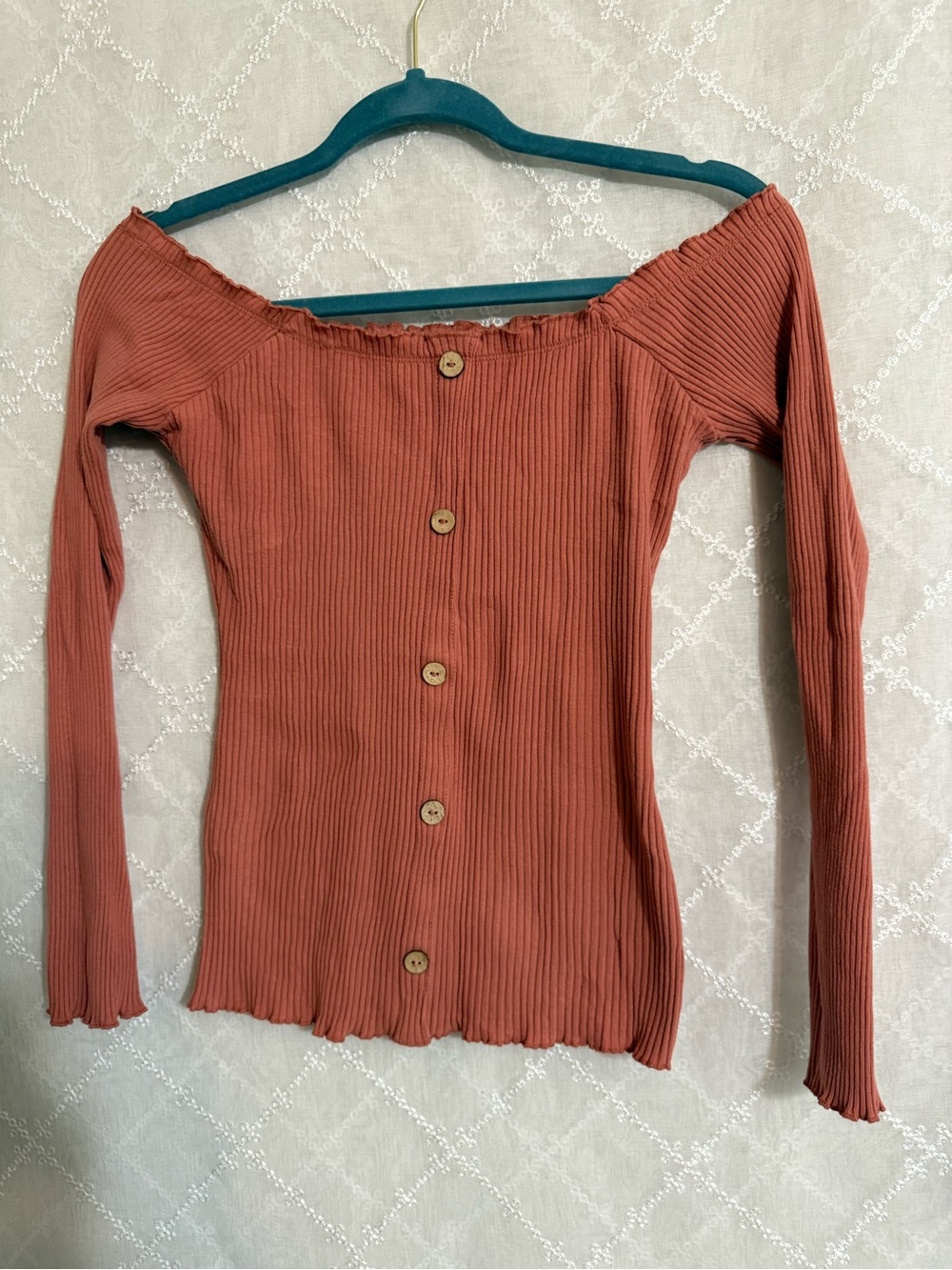 Derek Heart Rust Ribbed Off-Shoulder Button-Front Long Sleeve Top